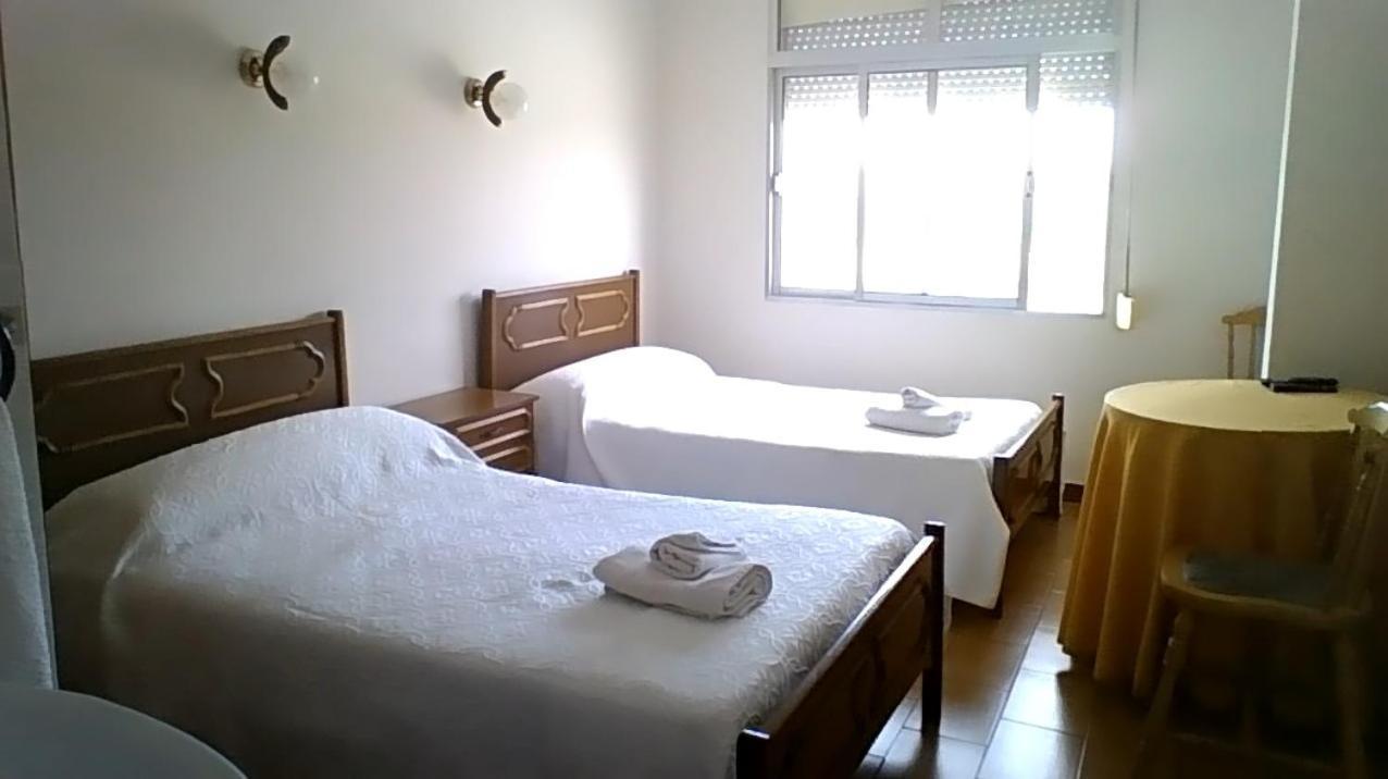 Hostal Restaurante Galicia Villardefrades ภายนอก รูปภาพ