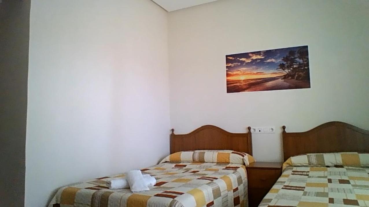 Hostal Restaurante Galicia Villardefrades ภายนอก รูปภาพ