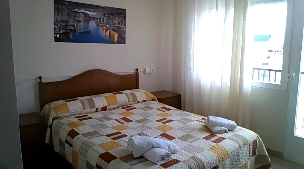 Hostal Restaurante Galicia Villardefrades ภายนอก รูปภาพ